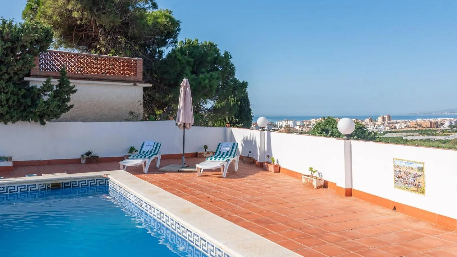 Holiday home Villa Chalet Con Piscina Torrox By Ruralidays
